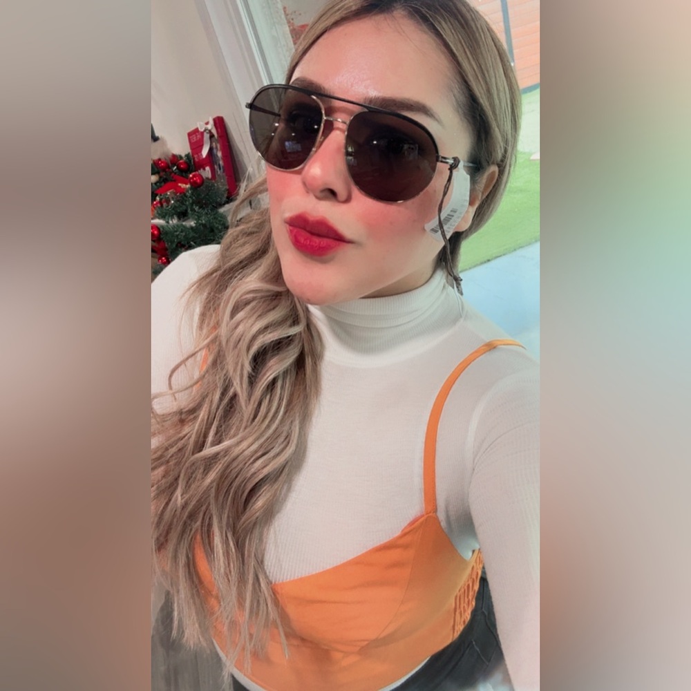 ONE DAY SALE✨

Tom Ford Black and Gold Aviator Sunglasses